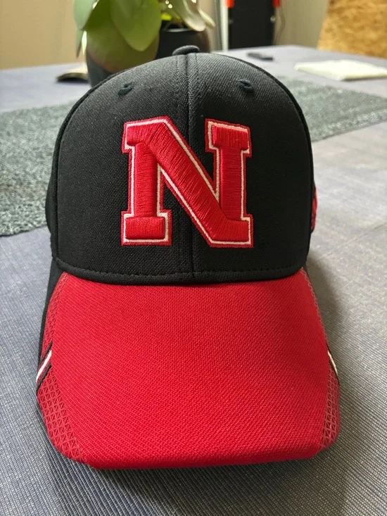 adidas Black and Red Baseball Cap with Embroidered N Logo - Picture 3 of 7